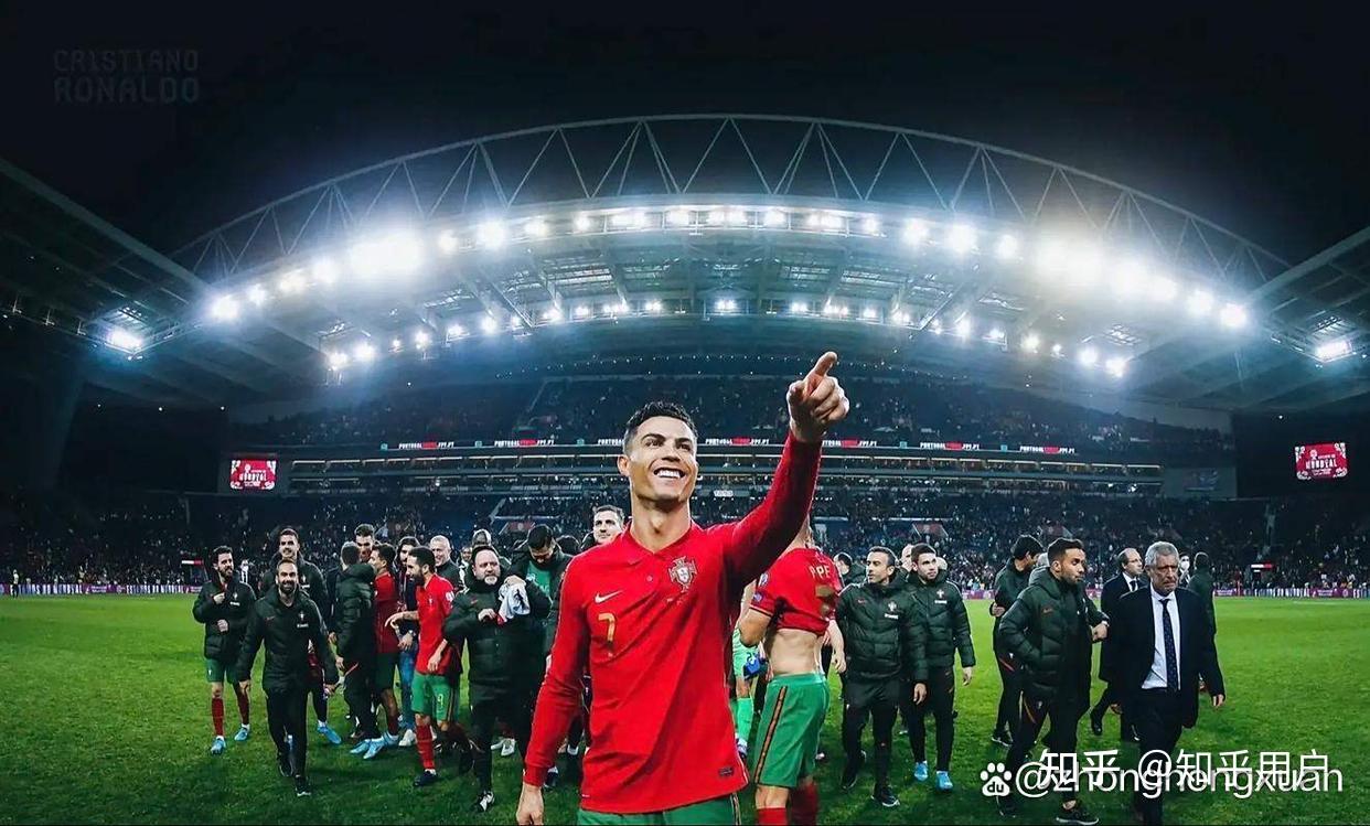 C罗连续三场比赛得分超过领先优势明显,篮网不断突破!赛场气氛高涨 C罗连续三场比赛得分超过领先优势明显,篮网不断突破!赛场气氛高涨