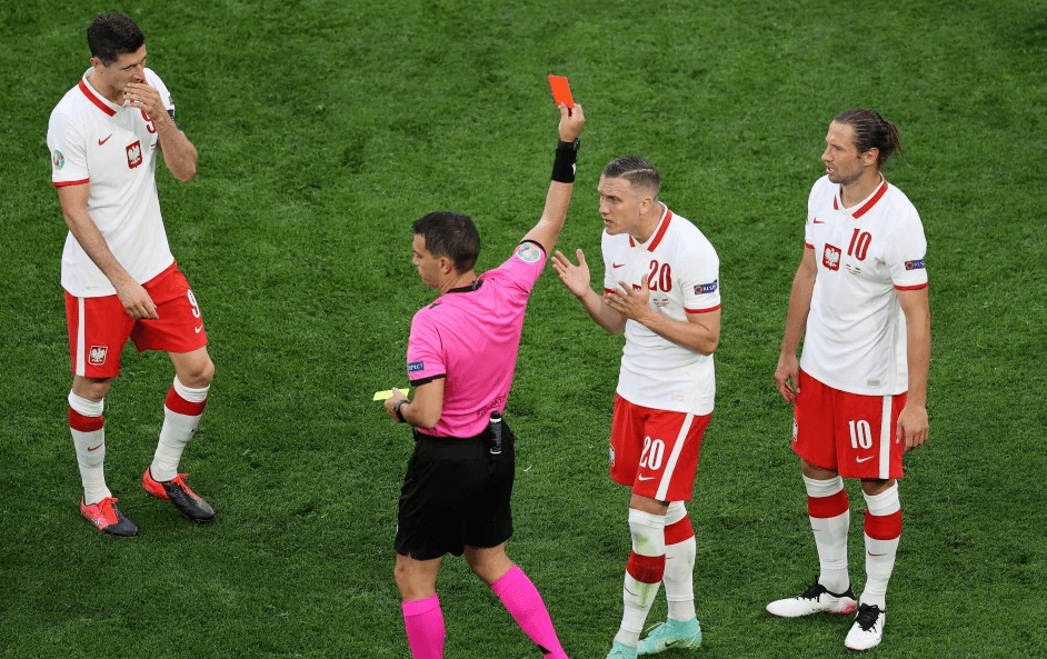 Ming焦点对战，莱万多夫斯基与30激战C9分钟，刷新纪录胜负难料！比赛高潮迭起的简单介绍